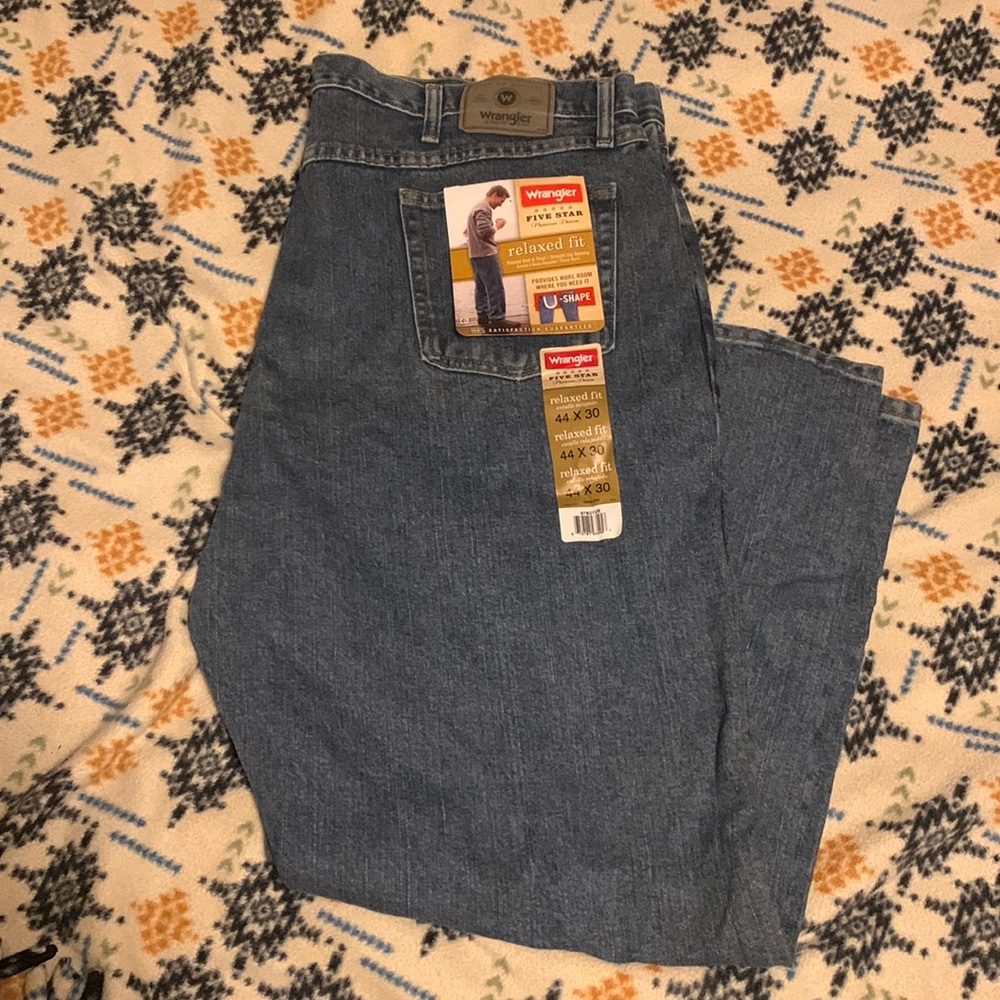 Mens Wrangler 44x30 relaxed fit jeans